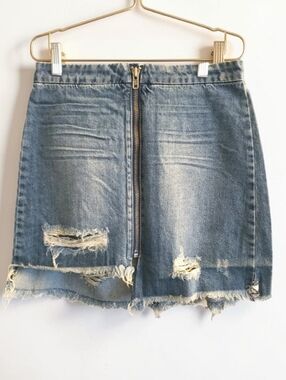 OneTeaspoon Denim Skirt Front Zip Blue Oxford Distressed  Raw Hem Size 28 Nwt